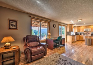 Peaceful, Pet-Friendly Washougal Paradise!