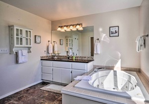 Peaceful, Pet-Friendly Washougal Paradise!