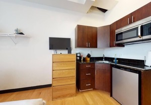 Peaceful Retreat In Boston Near T, Easy Commuting!