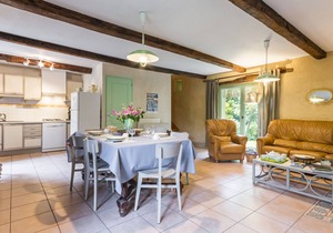 Peaceful Stone Cottage with Garden, Near Lakes & Nantes