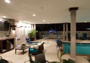 Peacock Suites