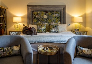 Peak Edge Hotel