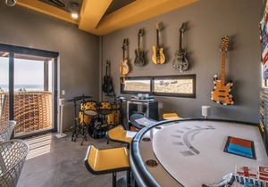 PENTHOUSE 56