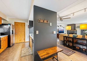 Perfect location! Steps from marina and downtown area!