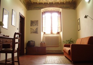 Period Residence, in the Historic Center, Apartment for Five People