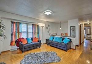 Pet-Friendly Getaway with Yard - 12Mi to Downtown KC