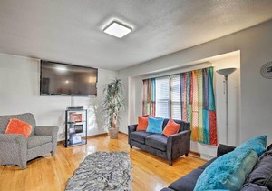 Pet-Friendly Getaway with Yard - 12Mi to Downtown KC