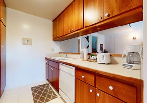 Pet-Friendly & Rustic. Near The Village & Lakes Basin, Pool & Hot Tub On-site