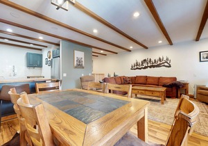 Pet-Friendly, Updated Décor. Washer/Dryer, Balcony, Short Walk to The Village