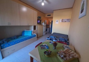 Pietrenere Studio Apartment