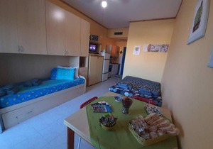 Pietrenere Studio Apartment