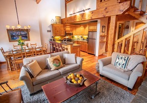 Pinnacle Ridge 37 – Ski in Ski out, Private Hot Tub, Wood Fireplace