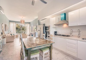 Playa Bonita Jaw-ping Apartment at Lake View