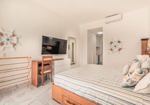 Playa Bonita lavish Apartment at Lake View 42B