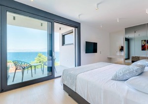 Pleasant House in Sutivan with Spacious Terrace and Direct View