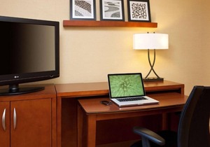 Pleasant Stay! 3 Convenient Units, Parking, Pets Allowed, Near Zoo New England!