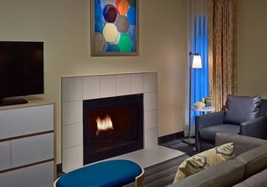 Pleasant Stay, Convenient Location! Onsite Pool, Free Breakfast, Free Parking