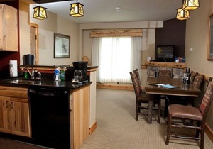 Pool, Hot Tub, Gym | On-Site Waterpark & Spa