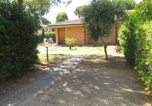 Portion of Villa 5 Sleeps 150mt from Giannella beach