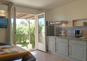 Porto-Vecchio, independent T2 in villa, covered terrace, garden, air conditioning, Wifi