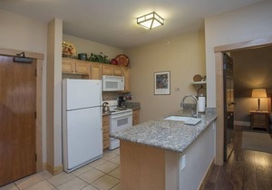 Premium 2 Bedroom 2 Bath Ski In Ski Out to Eagle Lifts