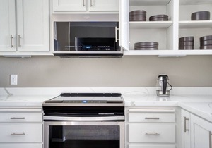 Premium Santana Row 1BR w/Gym & Pool, 10 mins to Google, by Blueground