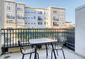 Premium Santana Row 1BR w/Gym & Pool, 10 mins to Google, by Blueground
