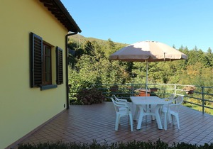 Pretty Holiday Home with Garden, Garden Furniture, Barbecue