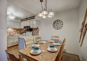Prime Location Incredible Amenities Hot Tub Wifi