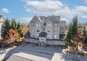 Prime Resort Location, Modern Ski/Out w/Balcony