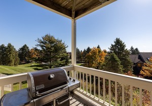 Prime Resort Location, Modern Ski/Out w/Balcony