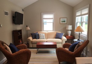 Pristine cottage 1 mile from East Matunuck State Beach.