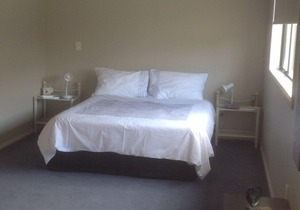 Private 1 bedroom unit 2 minute walk to the beach