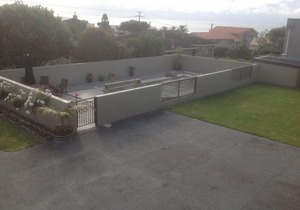 Private 1 bedroom unit 2 minute walk to the beach