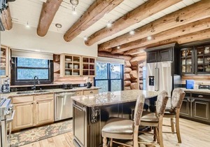 Private Hot Tub in Amazing Home Away From Home!