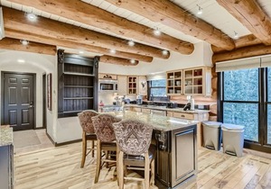 Private Hot Tub in Amazing Home Away From Home!