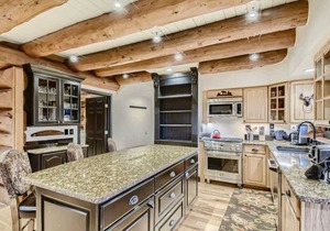 Private Hot Tub in Amazing Home Away From Home!