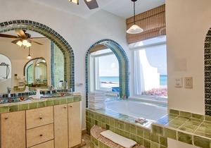 Private Luxury Beach Front Villa-Beautiful Beach, Infinity Pool and Full Staff