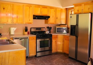 Private Luxury Villa Kitchen Pool & Hot Tub, 5~ minute walk from Zion Entrance.