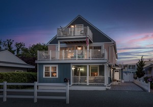 Private Pool OCEAN BLOCK 7BR Downtown Dewey Beach w/Parking and Game Room