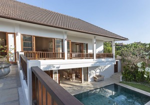 Puri Temple Luxury 3 Bedroom Villa, Pool Table-Canggu