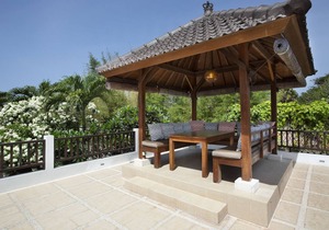 Puri Temple Luxury 3 Bedroom Villa, Pool Table-Canggu