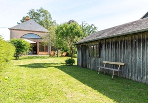Quaint Holiday home in Morogues with Garden