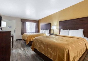 Quality Inn & Suites near Downtown Mesa