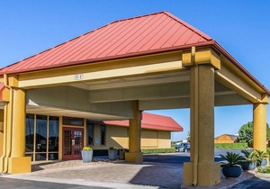 Quality Inn Ada near University