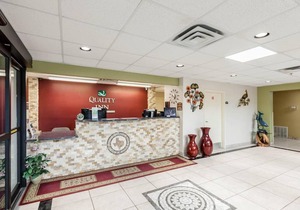 Quality Inn near SeaWorld - Lackland