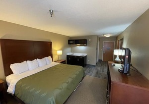 Quality Inn & Suites I-40 East
