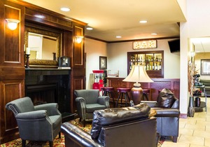 Quality Inn & Suites Airport North