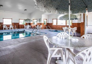 Quality Inn & Suites Eldridge Davenport North