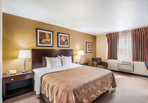 Quality Inn & Suites Eldridge Davenport North